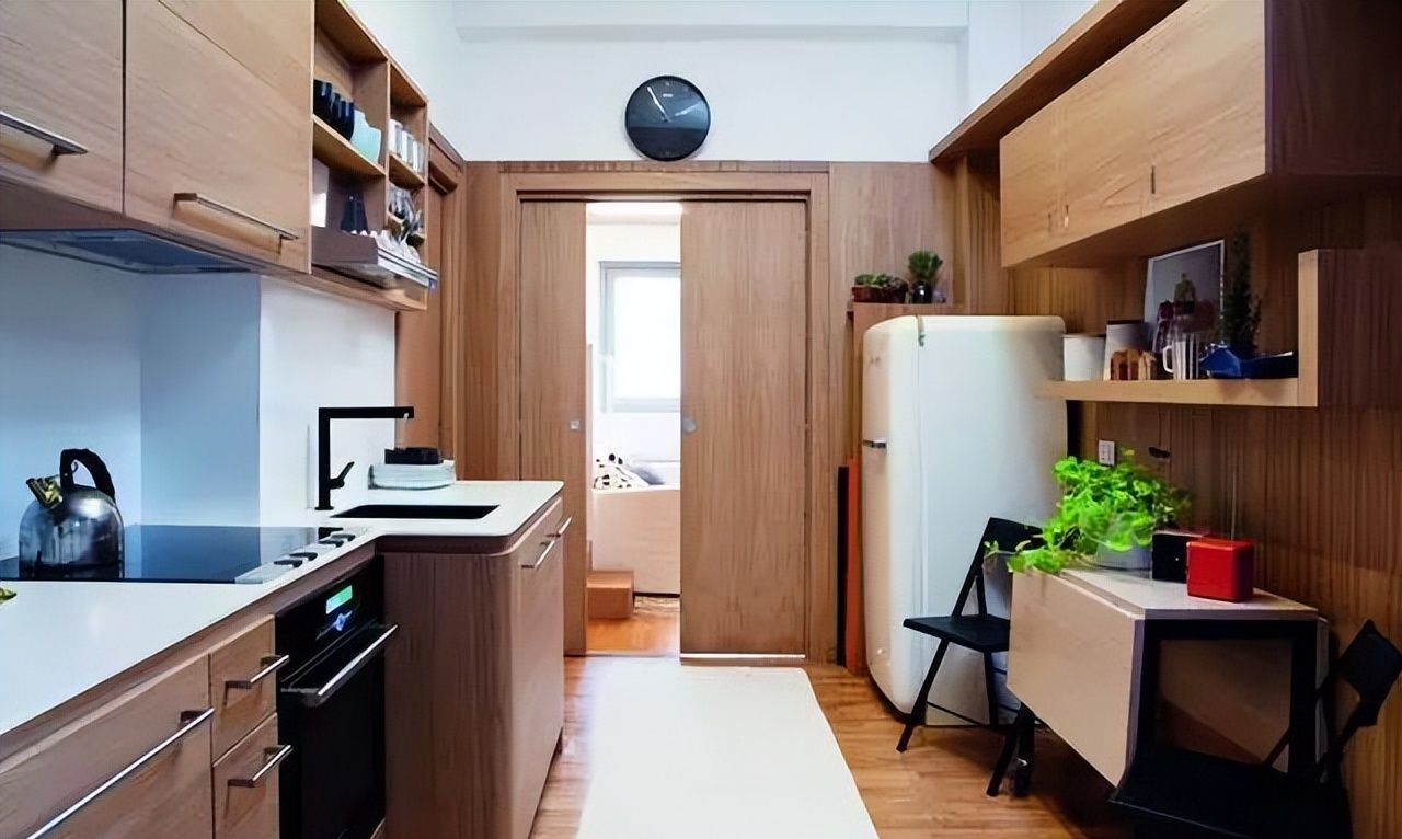 电视柜收纳绝对是小户型的王道,绝不浪费一点空间,还省了背景墙的装饰