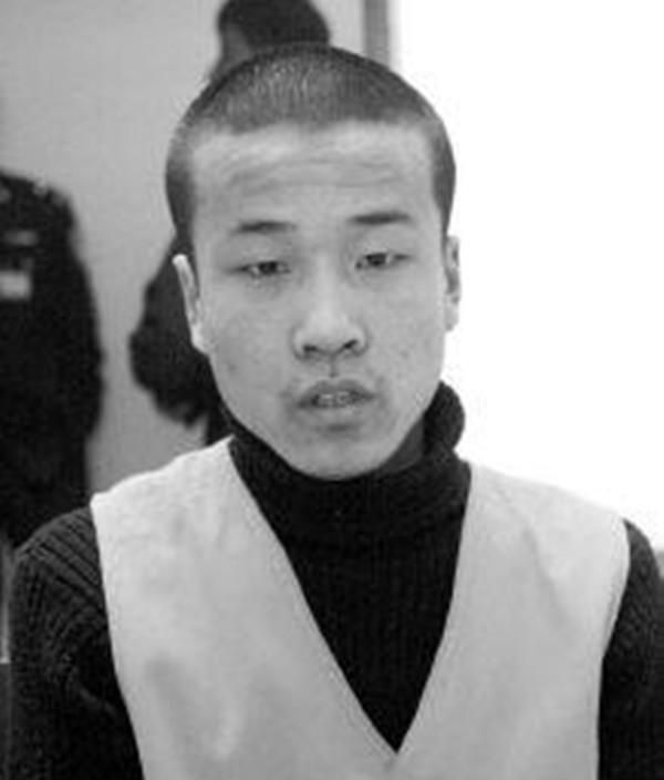 回顾深圳杀人犯杨飞:奸杀自己的妻子和女儿,藏尸于冰柜休闲区蓝鸢梦想 - Www.slyday.coM 回顾深圳杀人犯杨飞:奸杀自己的妻子和女儿,藏尸于冰柜休闲区蓝鸢梦想 - Www.slyday.coM