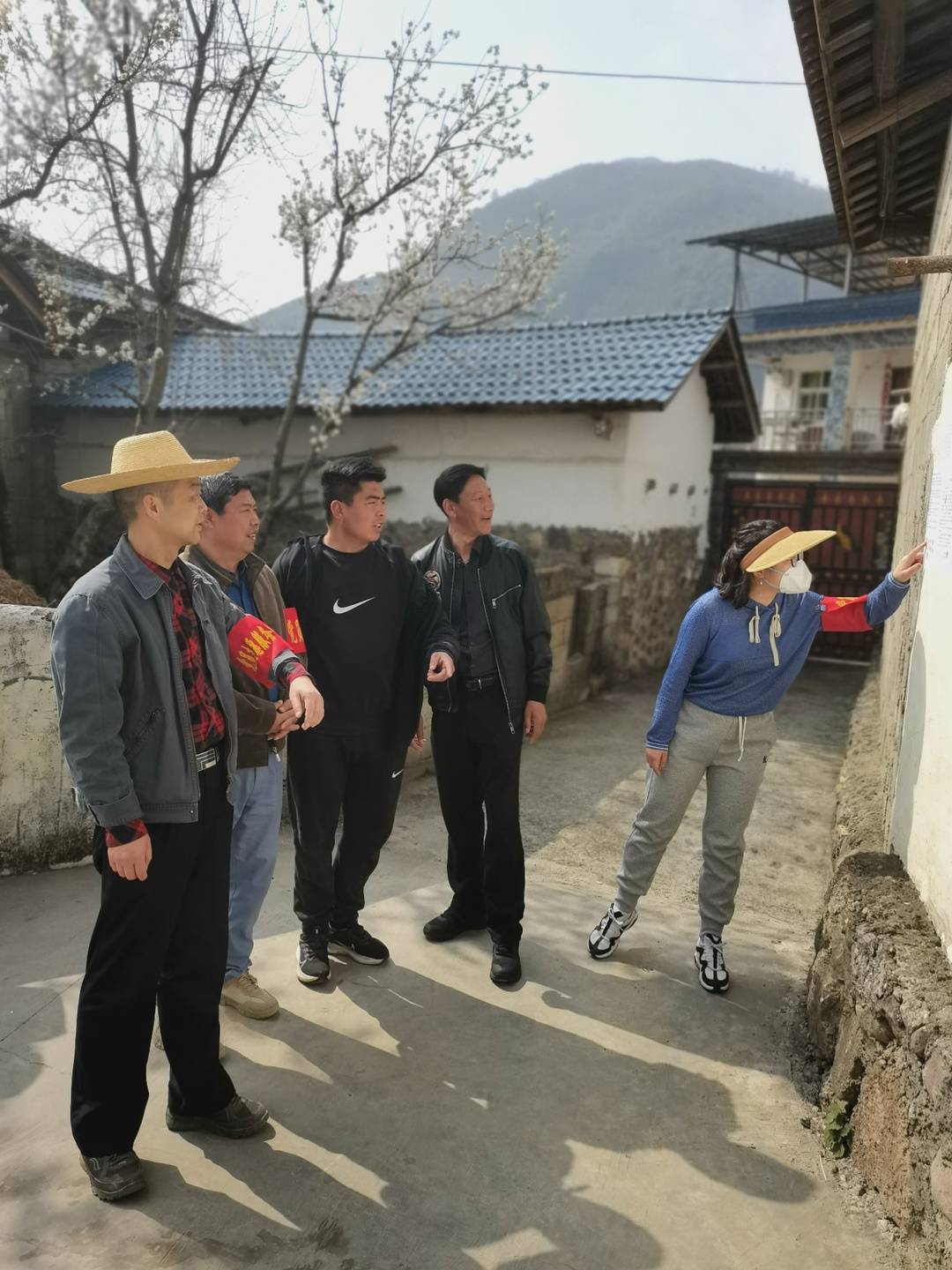 筑牢森林草原防火墙绵竹帮扶甘洛干部下沉乡村宣传督察防火