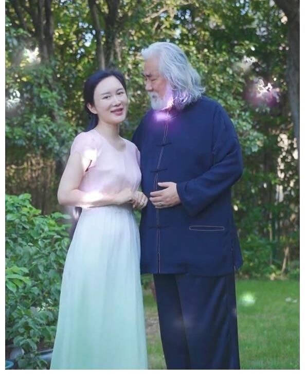 张纪中为娇妻量身打造武侠片，穿一身青衣清秀又飒帅，画面唯美！休闲区蓝鸢梦想 - Www.slyday.coM