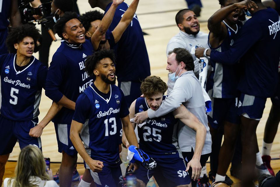 他们是ncaa历史上的最大黑马!|球队|平民|圣彼得_新浪新闻