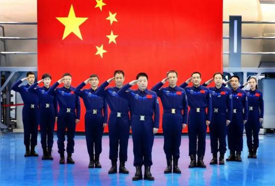 “太空三人组”返航倒计时，神舟十四号准备接棒，会有邓清明吗？休闲区蓝鸢梦想 - Www.slyday.coM