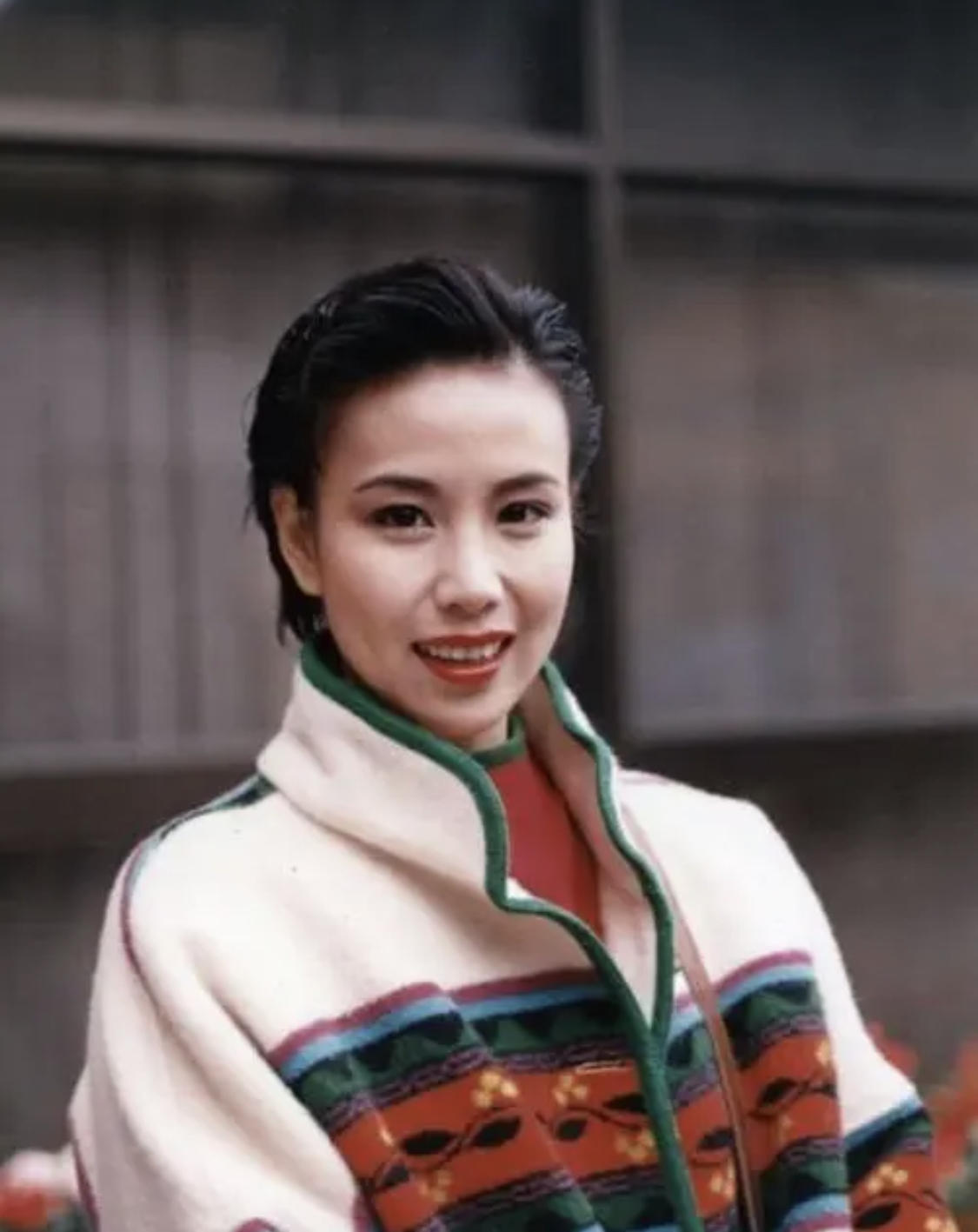 TVB资深演员坚决不炒员工,一人凑大两女儿,二婚觅得真爱|疫情|文雪儿|美甲店_新浪新闻
