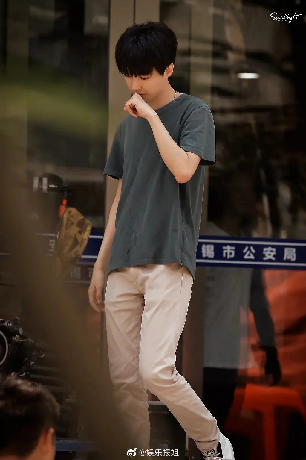 来看王俊凯重生之门饭拍路透