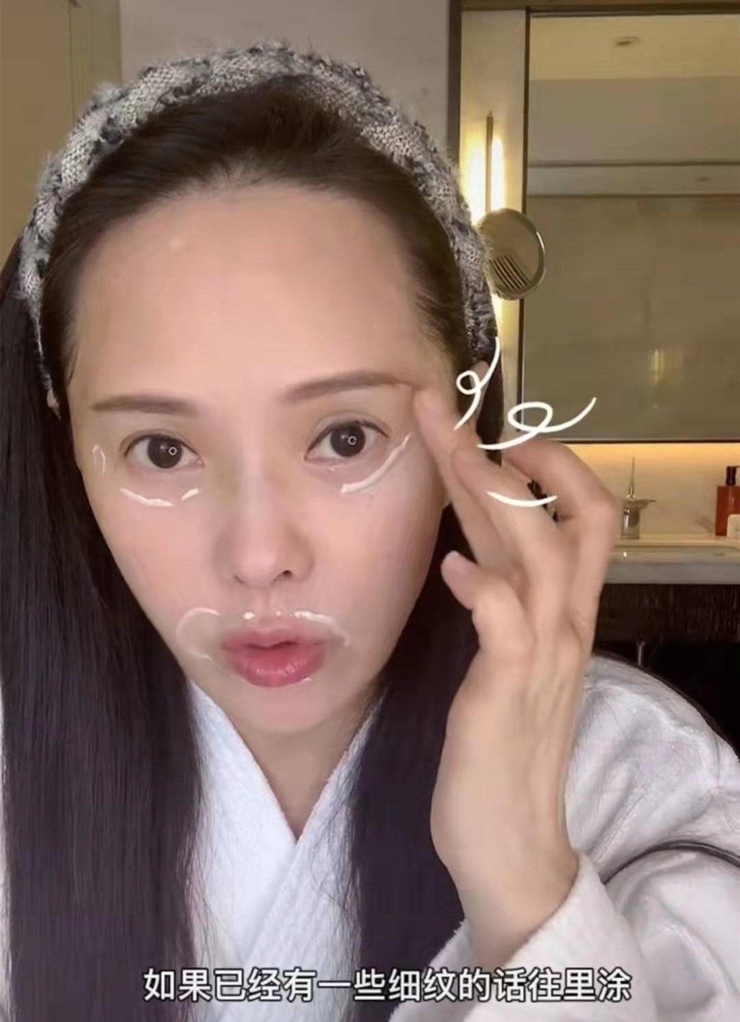 54岁伊能静晒自拍变化大！脸颊凹陷瘦脱相，霸气回怼对其外貌质疑休闲区蓝鸢梦想 - Www.slyday.coM