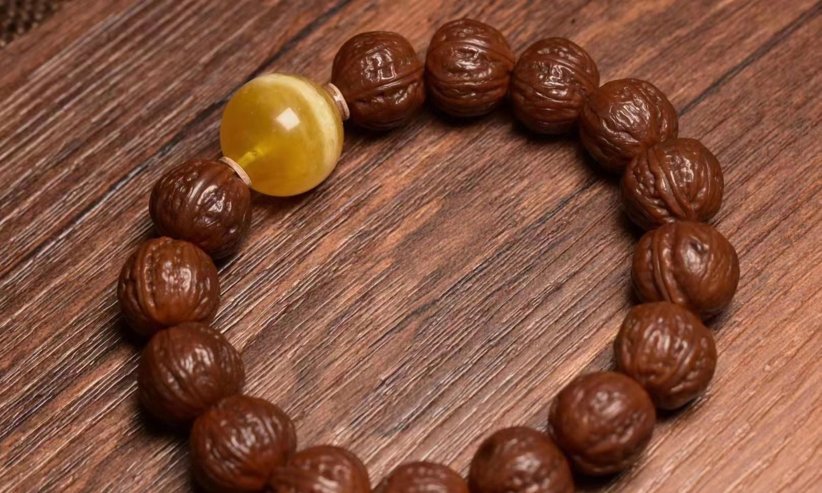 如何能将小核桃手串,以最快的速度盘出包浆?|包浆|手串|核桃_新浪新闻