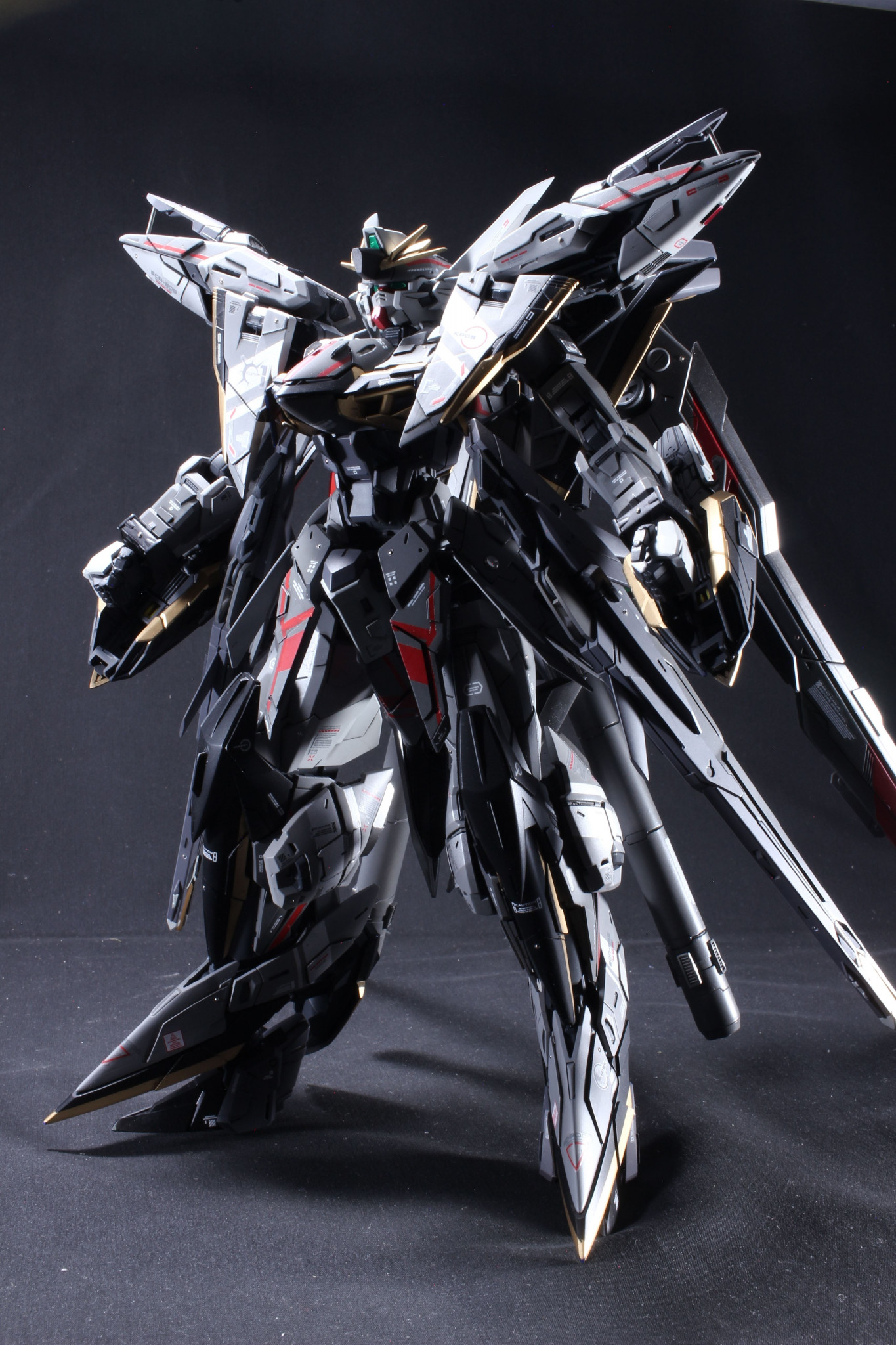 背包改造换色重涂天蚀高达模型