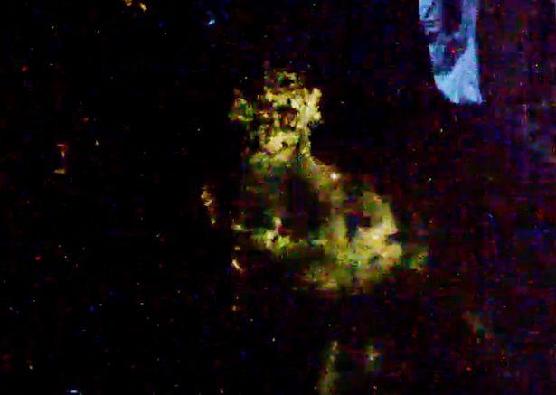 国外网友称在阿尔及利亚发现不明飞行物,它就埋藏在沙漠深处休闲区蓝鸢梦想 - Www.slyday.coM 国外网友称在阿尔及利亚发现不明飞行物,它就埋藏在沙漠深处休闲区蓝鸢梦想 - Www.slyday.coM