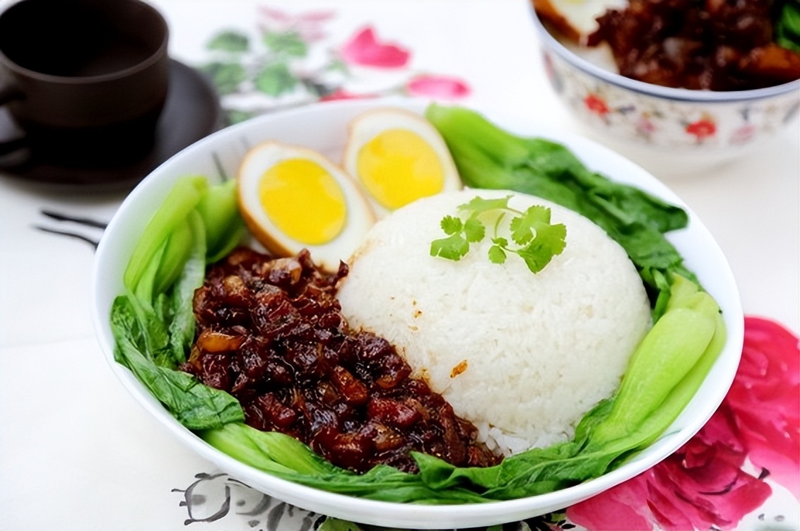 揭秘好吃的台湾卤肉饭全过程少了油葱酥就没有灵魂