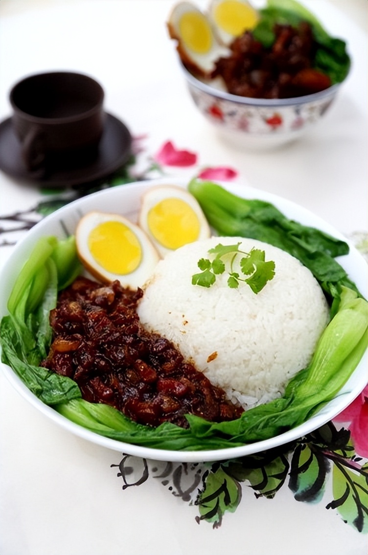 揭秘好吃的台湾卤肉饭全过程少了油葱酥就没有灵魂