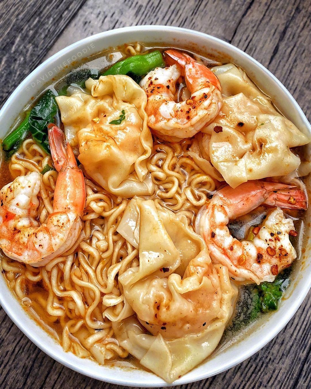 来碗热气腾腾的面满满的食欲感02