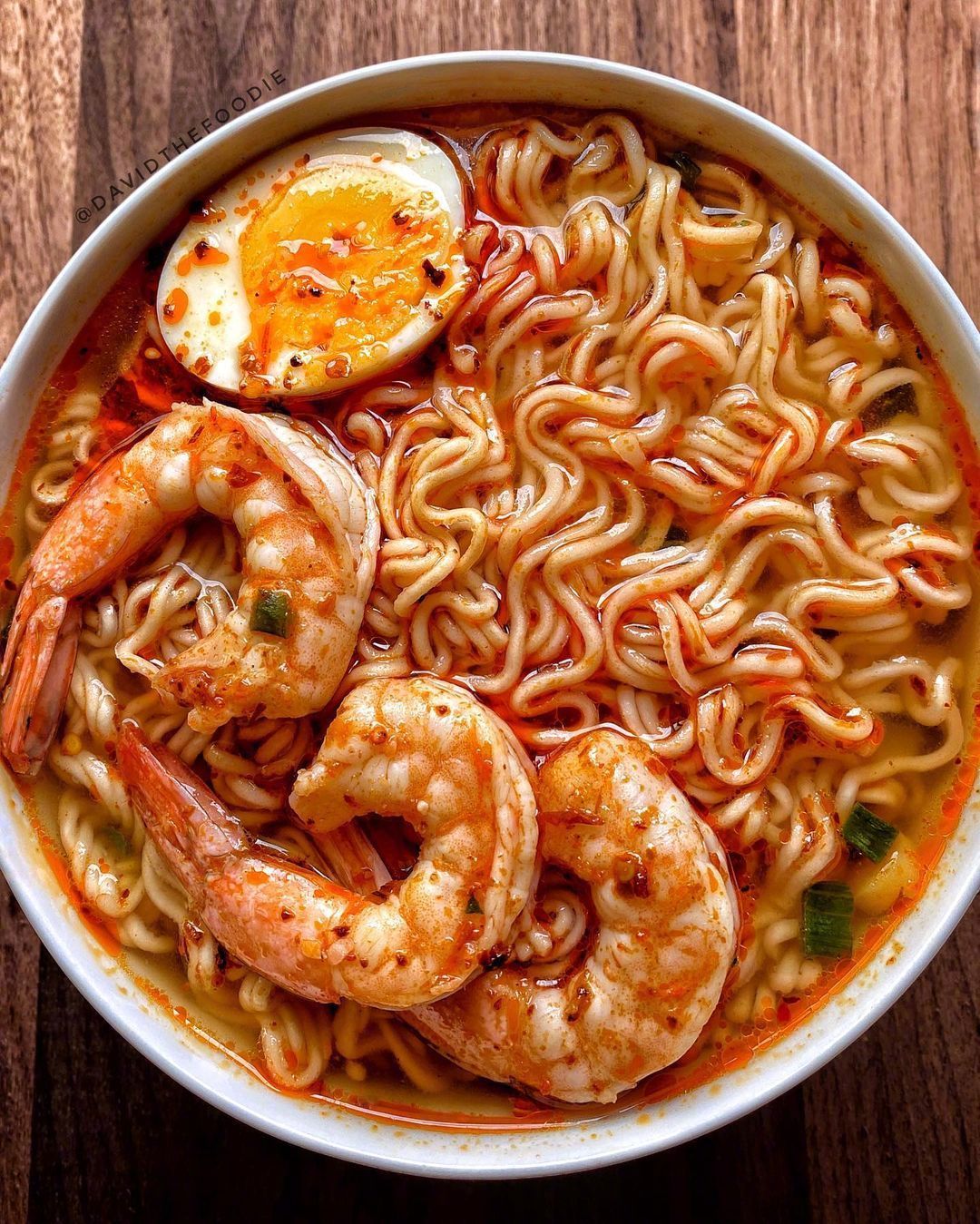 来碗热气腾腾的面满满的食欲感02