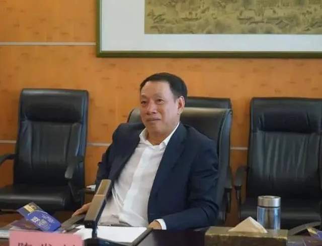 违规举牌牛股福建前首富牛散陈发树与妻儿一家齐发动