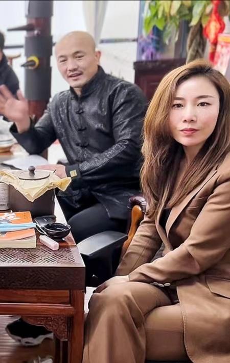 敬佩武僧一龙正式投身影视界亲自参与编剧姐姐颜值抢镜