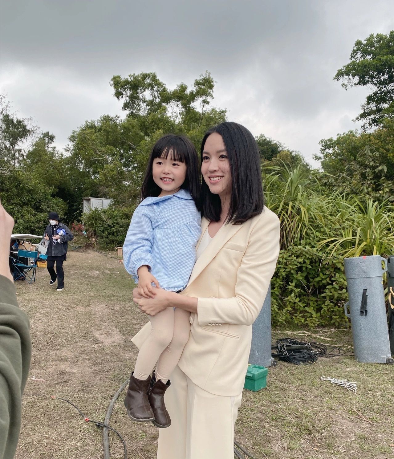 基因强大张梓琳晒二胎女儿正面照肌肤白皙像妈妈睡觉超可爱