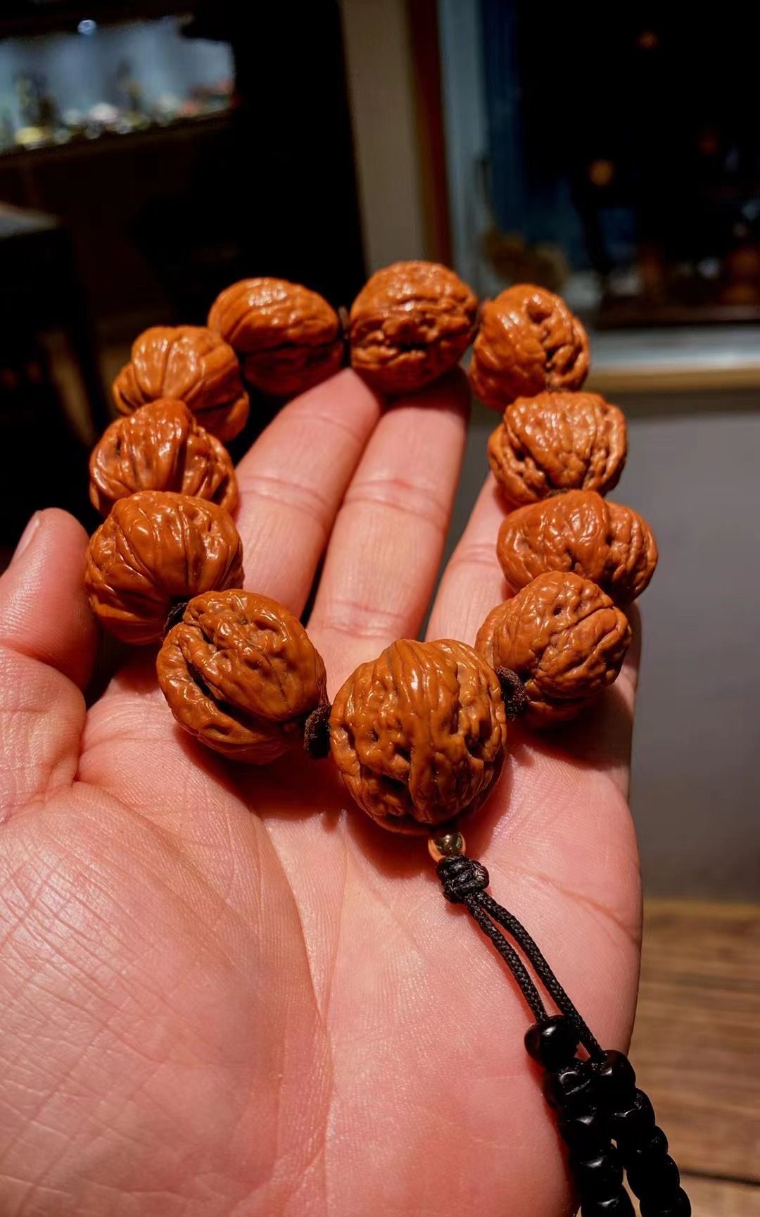 如何能将小核桃手串,以最快的速度盘出包浆?|包浆|手串|核桃_新浪新闻