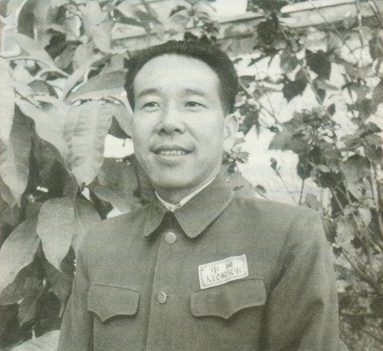 全国第一,历任广东省委书记中,居然有五位开国将帅休闲区蓝鸢梦想 - Www.slyday.coM 全国第一,历任广东省委书记中,居然有五位开国将帅休闲区蓝鸢梦想 - Www.slyday.coM