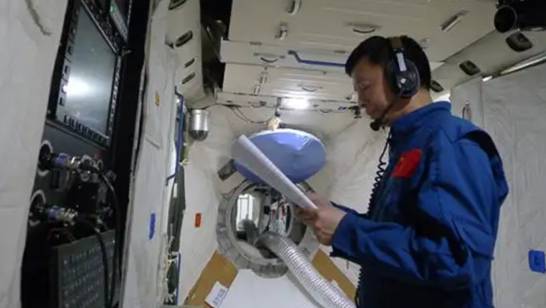 “太空三人组”返航倒计时，神舟十四号准备接棒，会有邓清明吗？休闲区蓝鸢梦想 - Www.slyday.coM