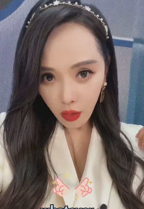 54岁伊能静晒自拍变化大！脸颊凹陷瘦脱相，霸气回怼对其外貌质疑休闲区蓝鸢梦想 - Www.slyday.coM