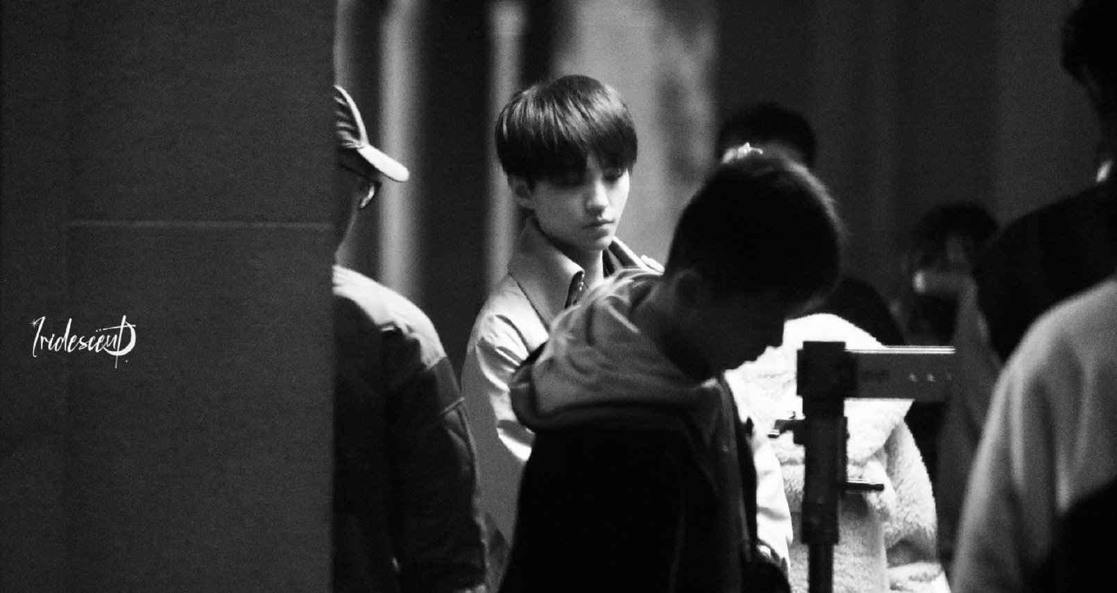 王俊凯重生之门饭拍路透来了这个眼神鲨好绝