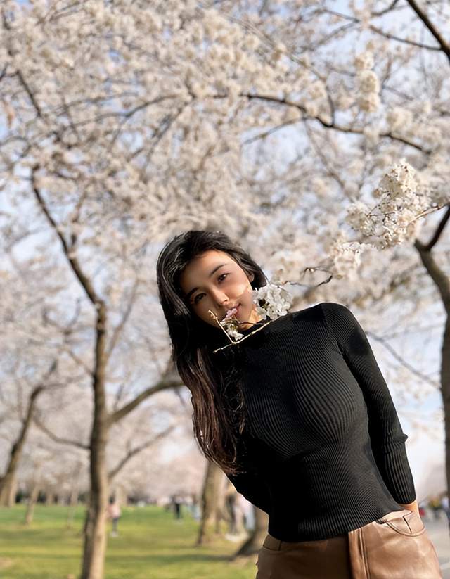 美女主播张曼源近照曝光身材傲人笑容甜美被誉为中国版卡戴珊