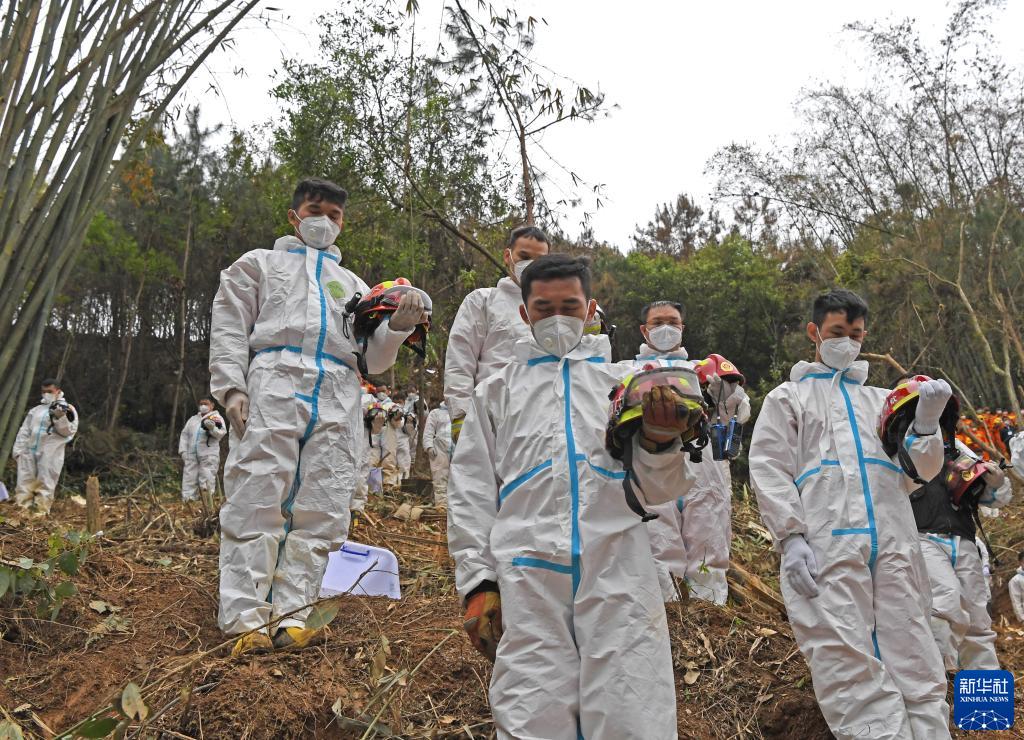新华全媒+丨“3·21”东航MU5735航空器飞行事故现场举行遇难者哀悼活动休闲区蓝鸢梦想 - Www.slyday.coM