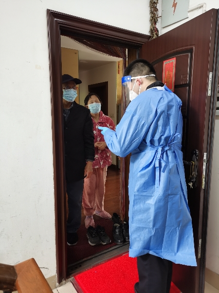 “我已向属地派出所报道！”上海近4000警力就地增援社区，贡献抗疫公安力量休闲区蓝鸢梦想 - Www.slyday.coM