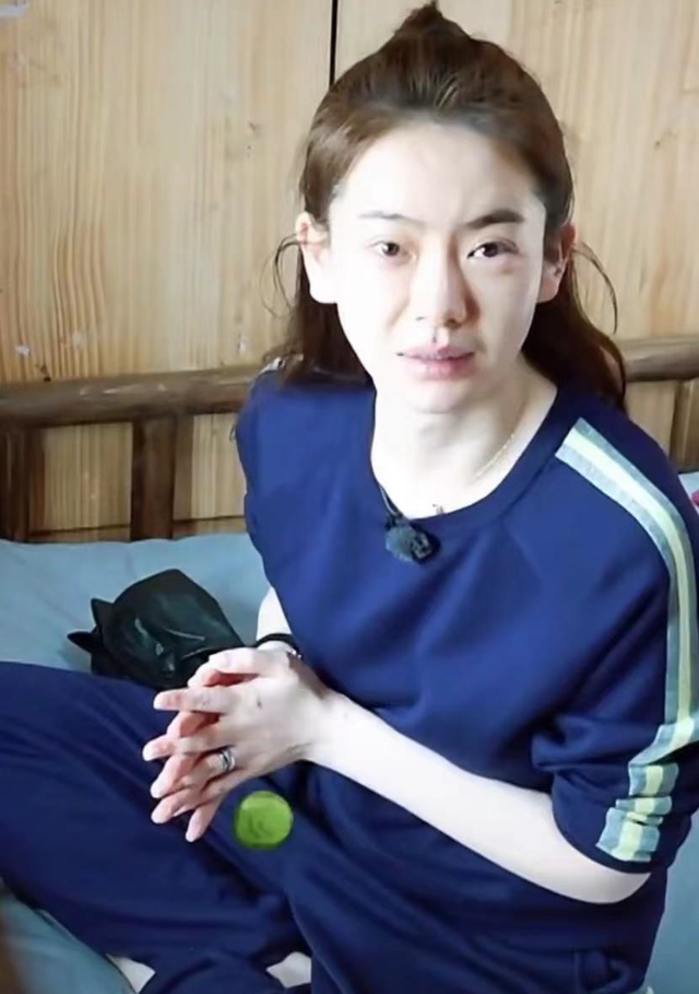 女明星争破脑袋和素颜和解,怎么没有男艺人和啤酒肚和解|戚薇_新浪