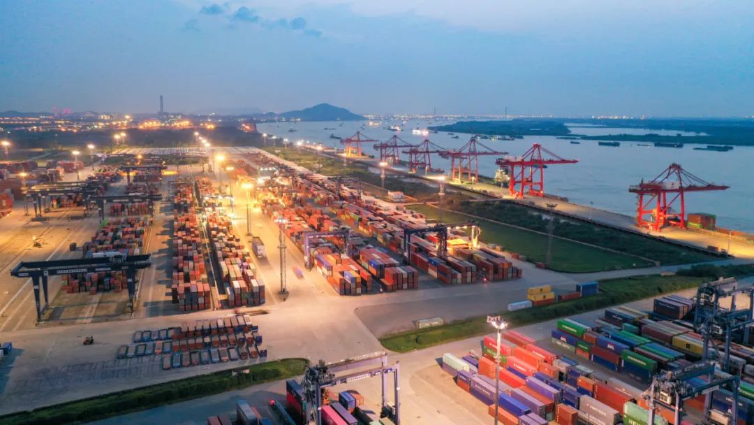 南京港龙潭集装箱码头&nbsp; &nbsp;图源/南京港集团官网