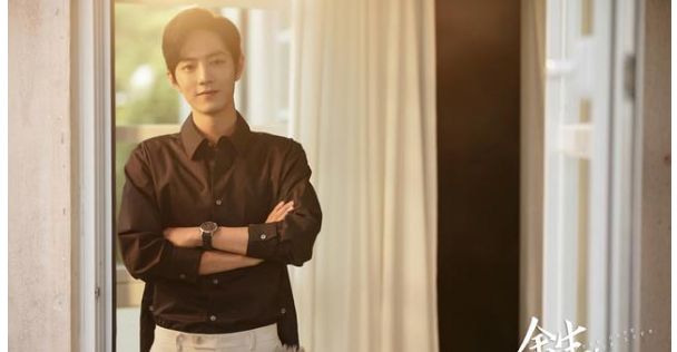 肖战、杨紫拍立得片段,导演“害羞捂眼睛”,删除感慨文休闲区蓝鸢梦想 - Www.slyday.coM