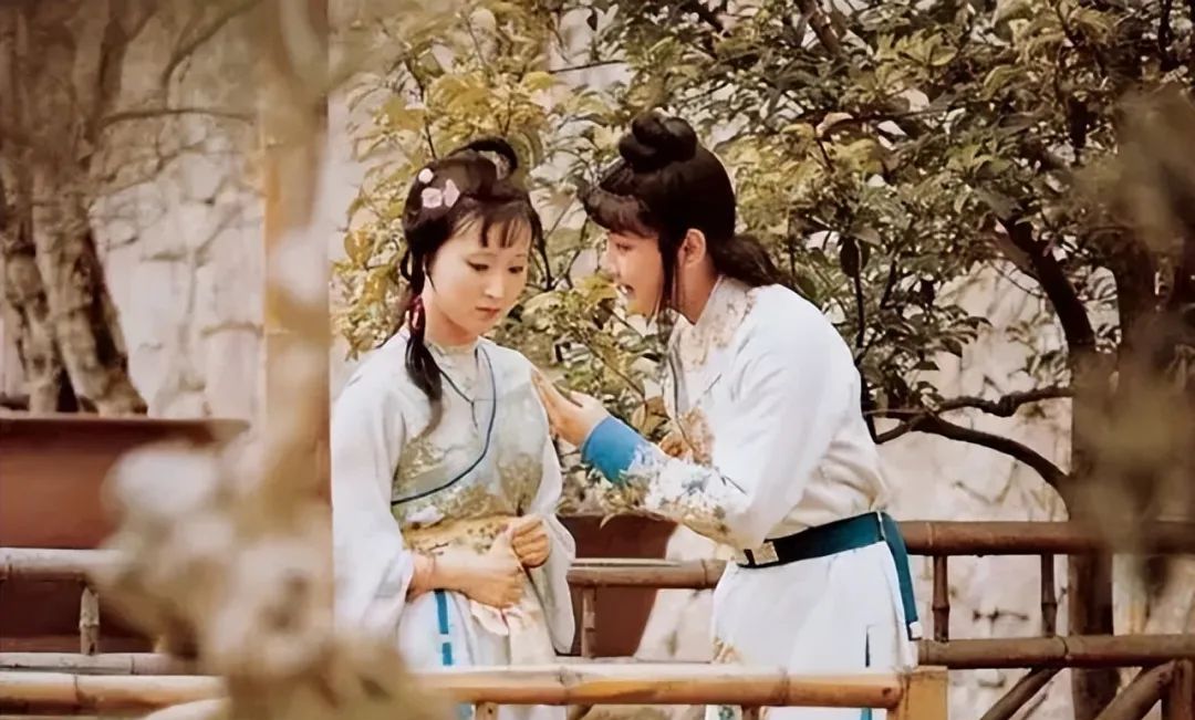 都听见了宝玉的告白，为什么宝钗不慌乱，袭人乱了心事休闲区蓝鸢梦想 - Www.slyday.coM