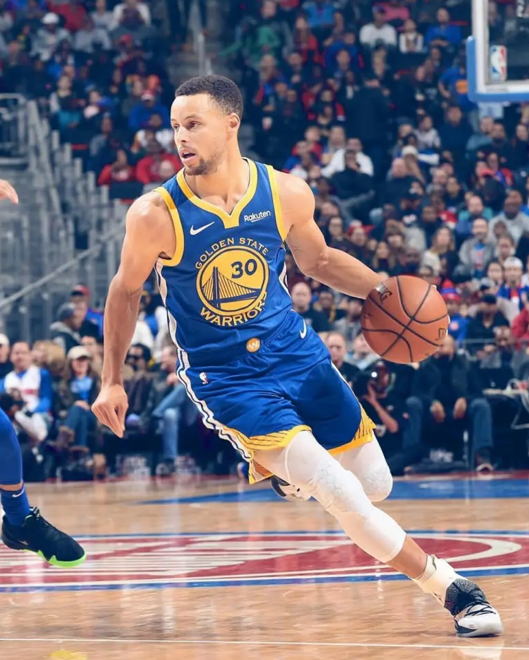 库里进攻端的影响力也许并不逊色于篮球之神