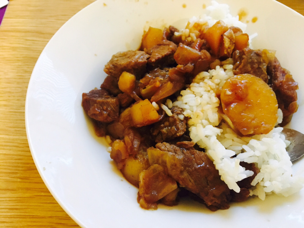 美味的红烧牛肉烩饭