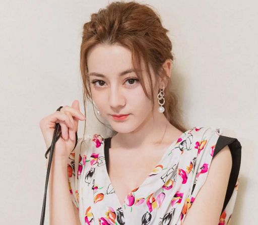 《星辰大海》导演又出新片,女主是热巴,网友:男主不太适合休闲区蓝鸢梦想 - Www.slyday.coM 《星辰大海》导演又出新片,女主是热巴,网友:男主不太适合休闲区蓝鸢梦想 - Www.slyday.coM