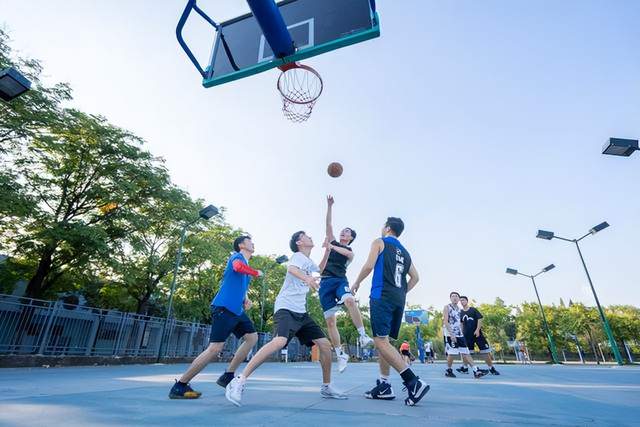 封校后大学生行为鉴赏,图书馆看书,宿舍开黑,跳广场舞...休闲区蓝鸢梦想 - Www.slyday.coM 封校后大学生行为鉴赏,图书馆看书,宿舍开黑,跳广场舞...休闲区蓝鸢梦想 - Www.slyday.coM