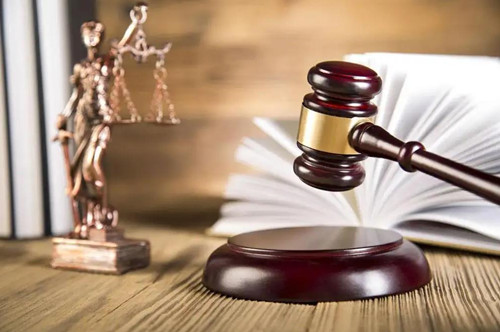 男子隔离期间被裁员，起诉公司索赔12万，法院判决主持公道休闲区蓝鸢梦想 - Www.slyday.coM