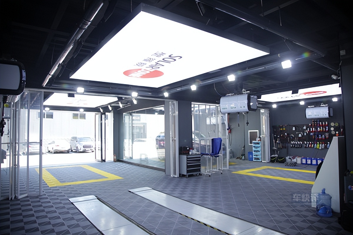 车快评探店在河南亿通感受不一样的汽车贴膜和美容
