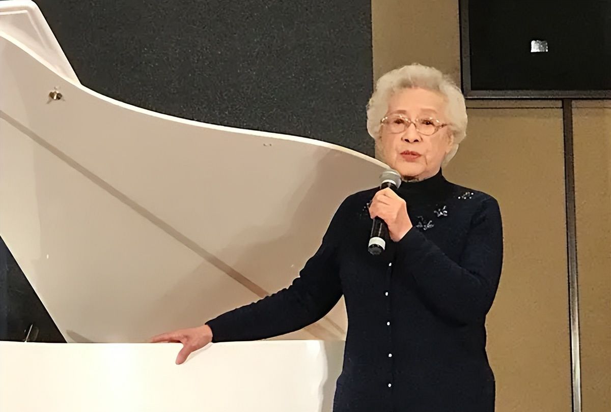 国宝级艺术家秦怡：丈夫和儿子接连去世,她晚年生活状况怎样?休闲区蓝鸢梦想 - Www.slyday.coM