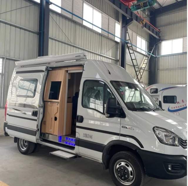 华辰依维柯欧胜b型房车30t自动挡动力强劲性价比高