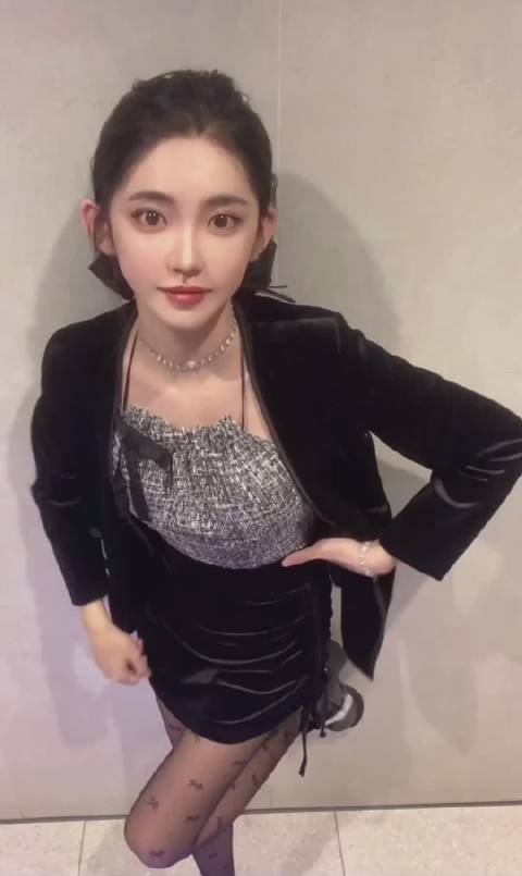 李由李由发文承认已变性成功并晒出相关照片每个人都有选择自己人生的