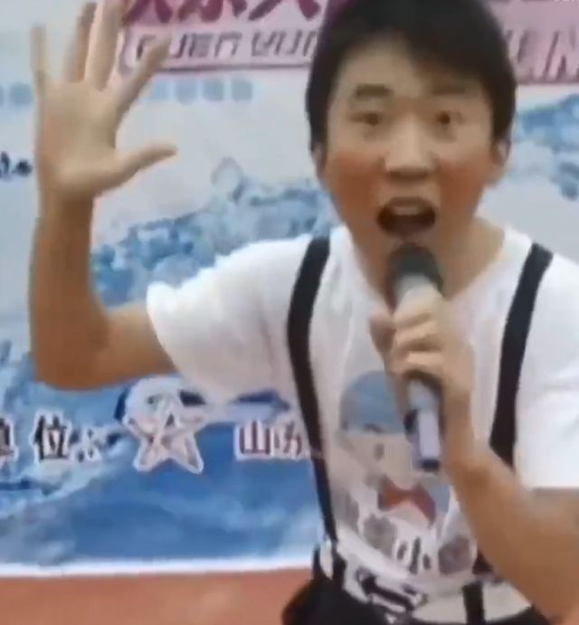 笑不活了粉丝帮杨迪报向前冲本人称没眼看报名年龄亮了