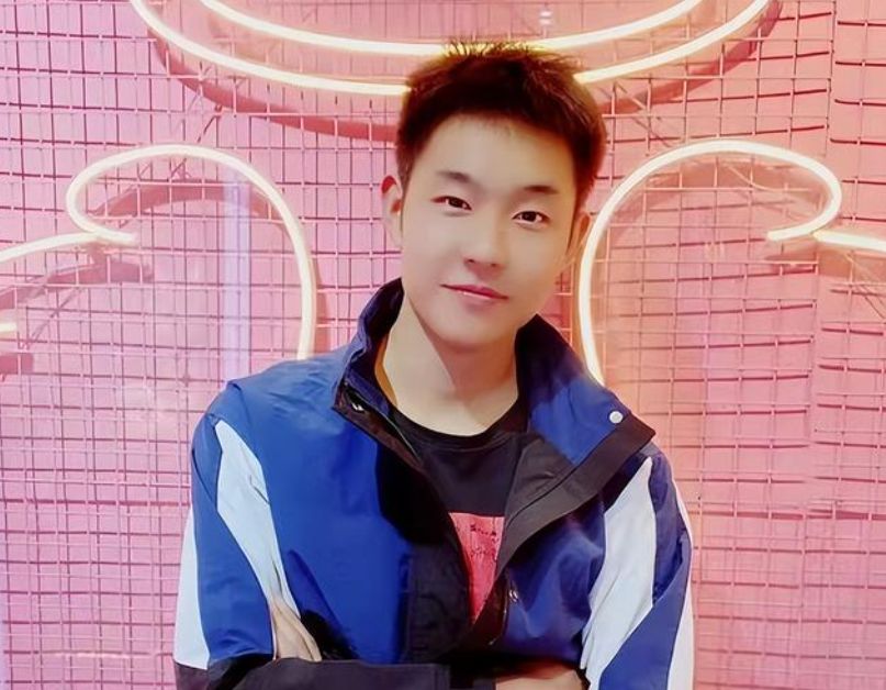 河南一男幼师火了长相阳光帅气跳舞活力四射深受家长喜爱