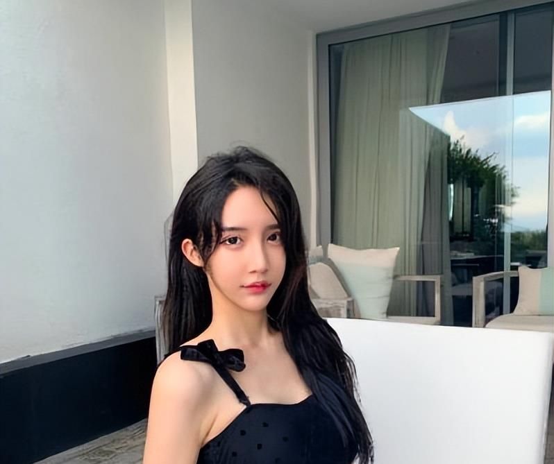 网红李由变性后撞脸刘亦菲靠药物维持女生特征网友何必呢