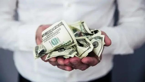 男子隔离期间被裁员，起诉公司索赔12万，法院判决主持公道休闲区蓝鸢梦想 - Www.slyday.coM
