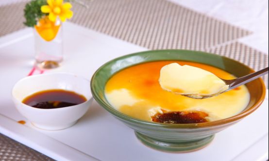 水蒸蛋用凉水还是热水蒸几分钟看酒店大厨如何做比豆腐还嫩