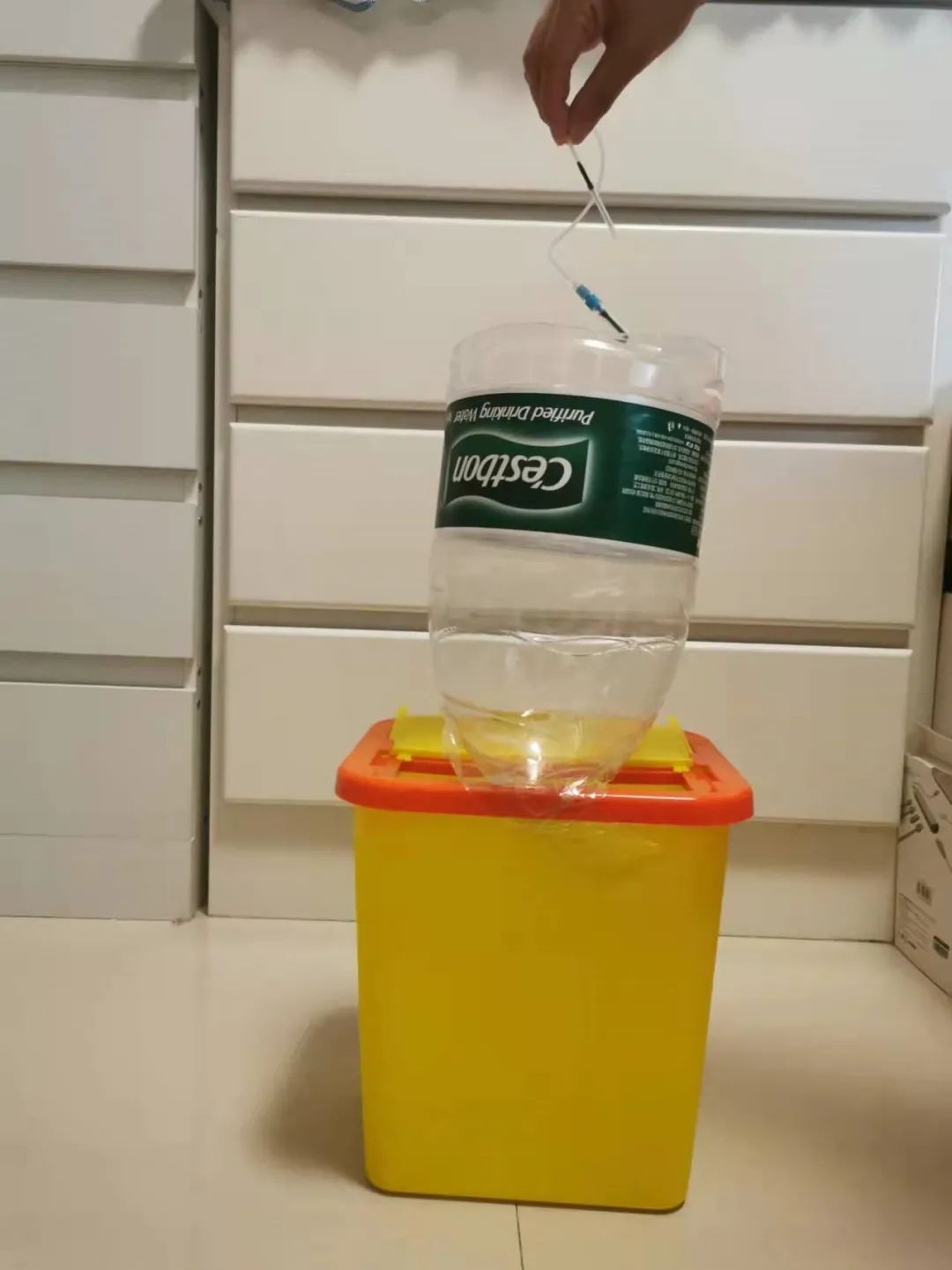 教你一招如何避免利器入盒造成的针刺伤