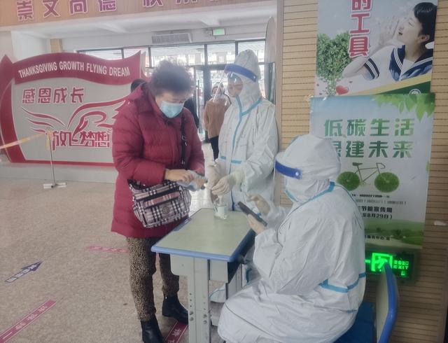 特别聚焦丨不会用智能手机的老年人买菜难题咋解决？长春这个社区疫情期间有一套“妙招”休闲区蓝鸢梦想 - Www.slyday.coM