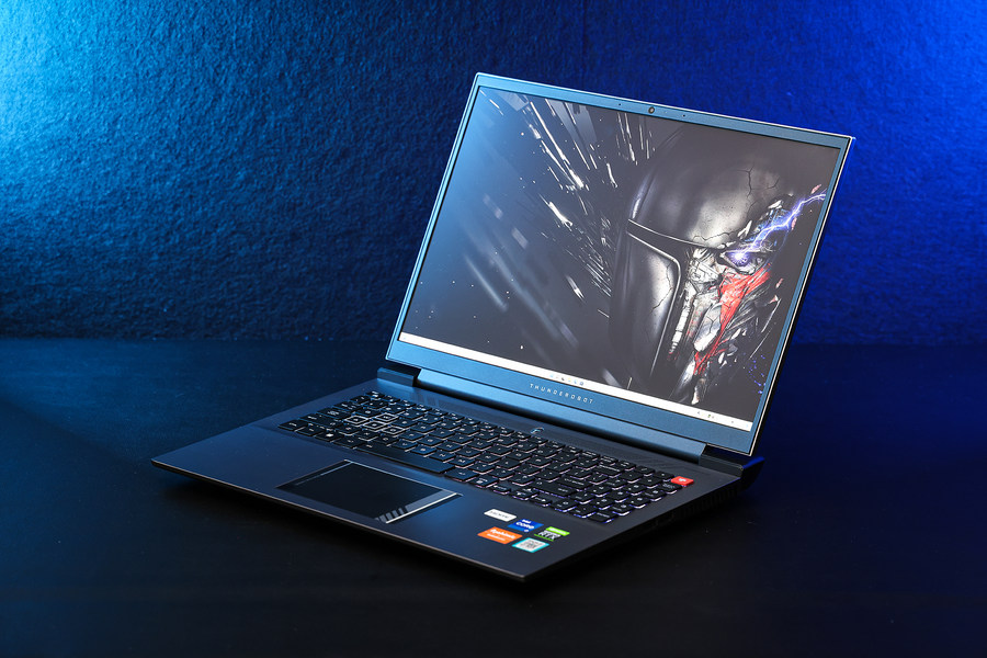 i7联袂满血版rtx3060红点奖游戏本雷神zero2022评测