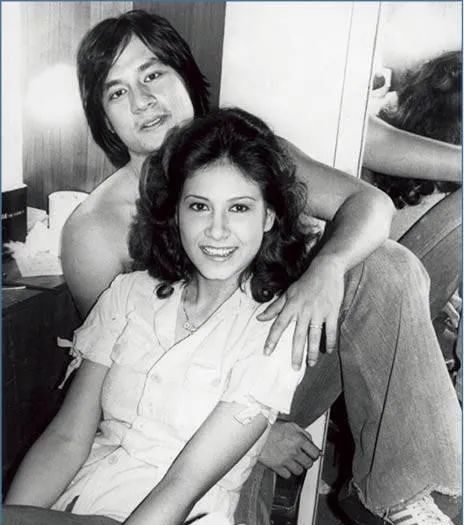 "天后"甄妮:丈夫车祸去世,她借精生女,自始至终爱着傅声|甄妮|傅声|凤