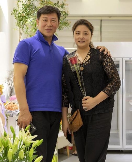 胡亚捷对妻子一见钟情有忧有愁有过分手之心仍愿不离不弃